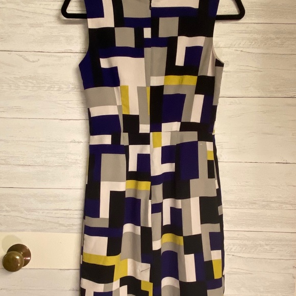 Banana Republic color block sleeveless mini dress. - Picture 2 of 6